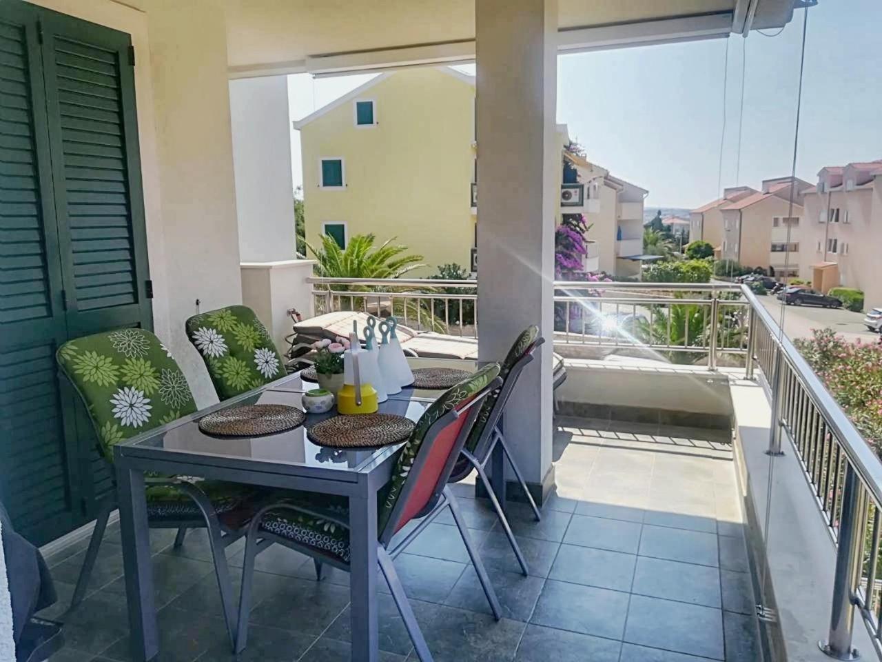 Apartment Zana Novalja Ngoại thất bức ảnh
